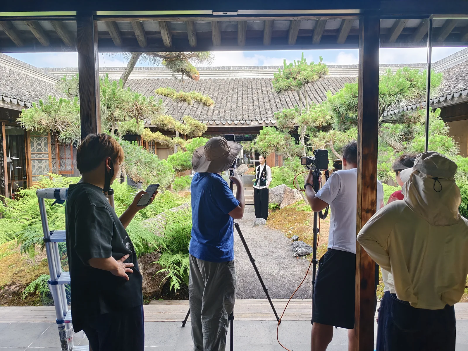Authorised field record image 1 for 浦东牡丹园服装拍摄